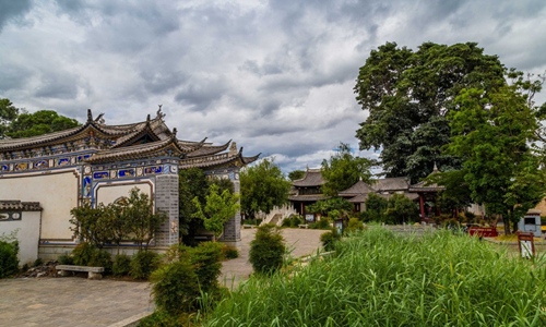 17 días Viajes del Patrimonio Mundial de China Residencia de la Etnia Bai de la Aldea Xizhou