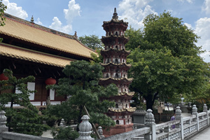 Torre de Yifa del Templo Guangxiao