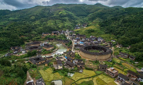 9 días Viajes de Minorías Étnicas Chinas Pueblo Antiguo de Shiqiao