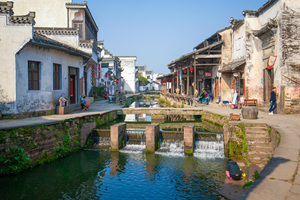 calle del agua del Pueblo Antiguo de Tangmo