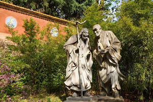 estatuas de dos Arhats del Templo Qiongzhu