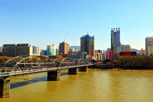 Puente Zhongshan a lo largo del Corredor Verde