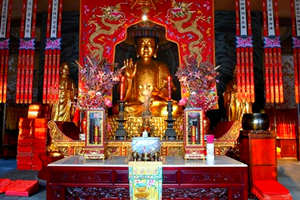 estatua de Avalokitesvara del Templo Budista de Dabei