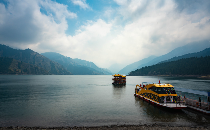 crucero del Lago Tianchi de Xinjiang