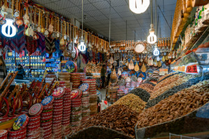 Tienda de Artesanía Turística del Gran Bazar Internacional de Xinjiang