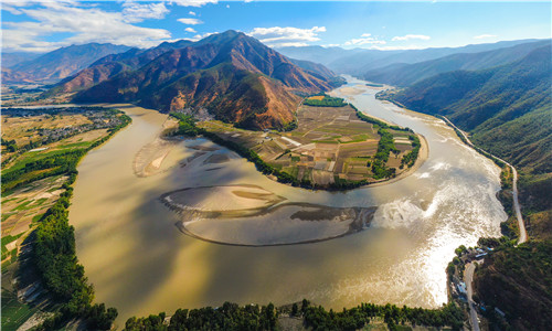 First-Bend-of-Yangtze-River