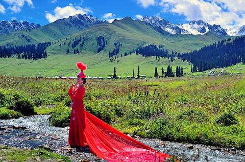 Scenery of Xinjiang，Uyghur Minority