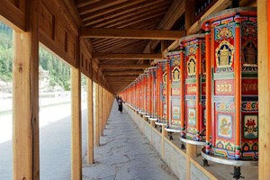 Long Corridor of Prayer Wheels，Labrang Monastery