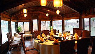 Underwater Boat Restaurant，Chuanlord Holiday Manor