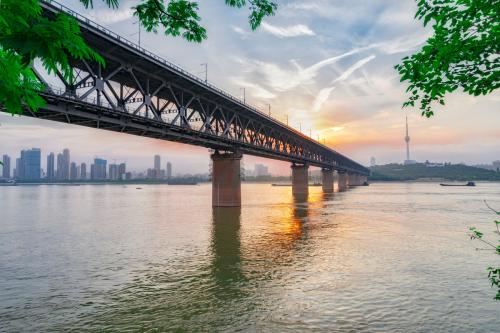 Wuhan Changjiang Bridge,144-Hour Visa-Free Transit