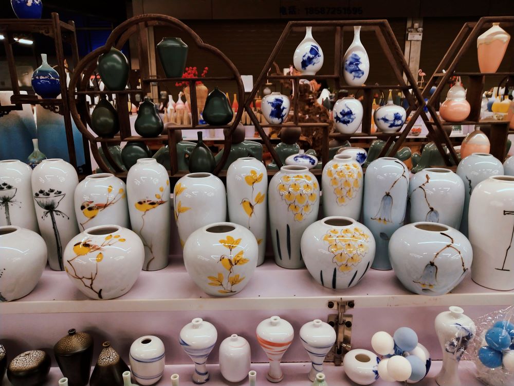 Bottles of Ceramic，Kunming Dounan Flower Market