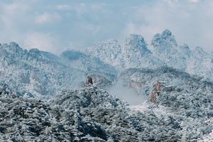 Paesaggio nevoso di Huangshan della Contea di Yi