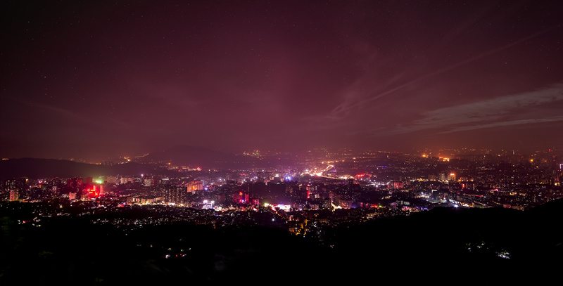 Montagna Baiyun di notte