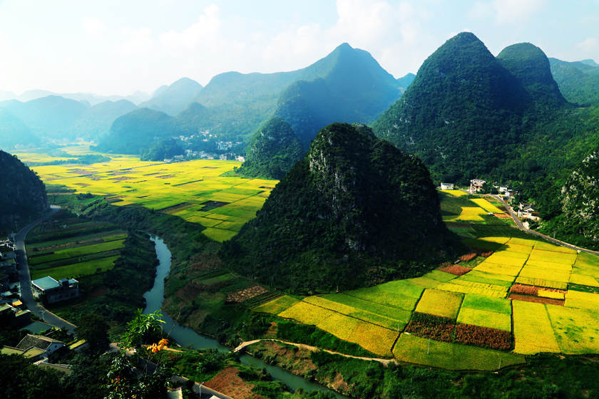Foresta dei Diecimila Picchi di Guizhou.jpg