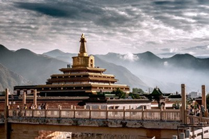 Panorama del Monastero di Labrang.jpg