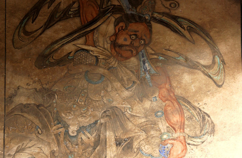 Delicati affreschi sulle mura nel Tempio Zhenguo