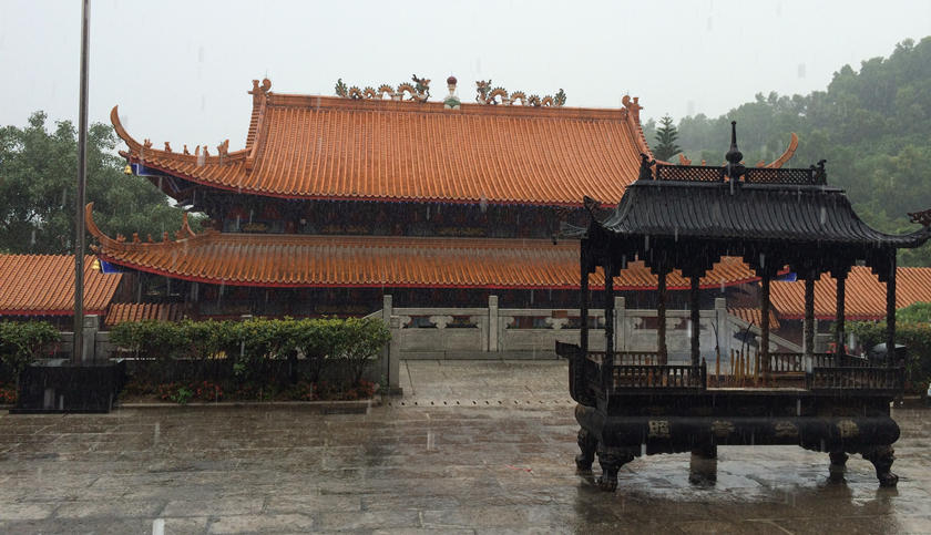 Interno del Tempio di Hongfa.jpg