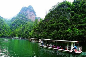 Crociera sul Lago Baofeng.jpg
